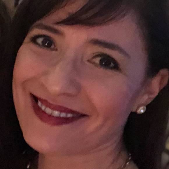 Meet your Posher, Cynthia - Picture 1 of 1